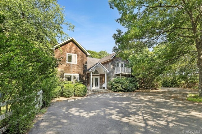 9 Rosebud Ln