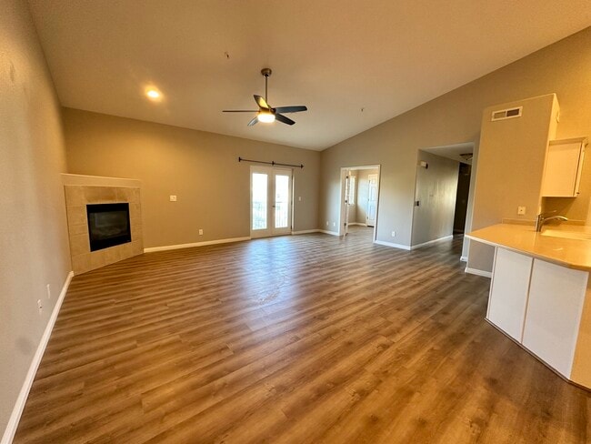 4985 Kiska Ln