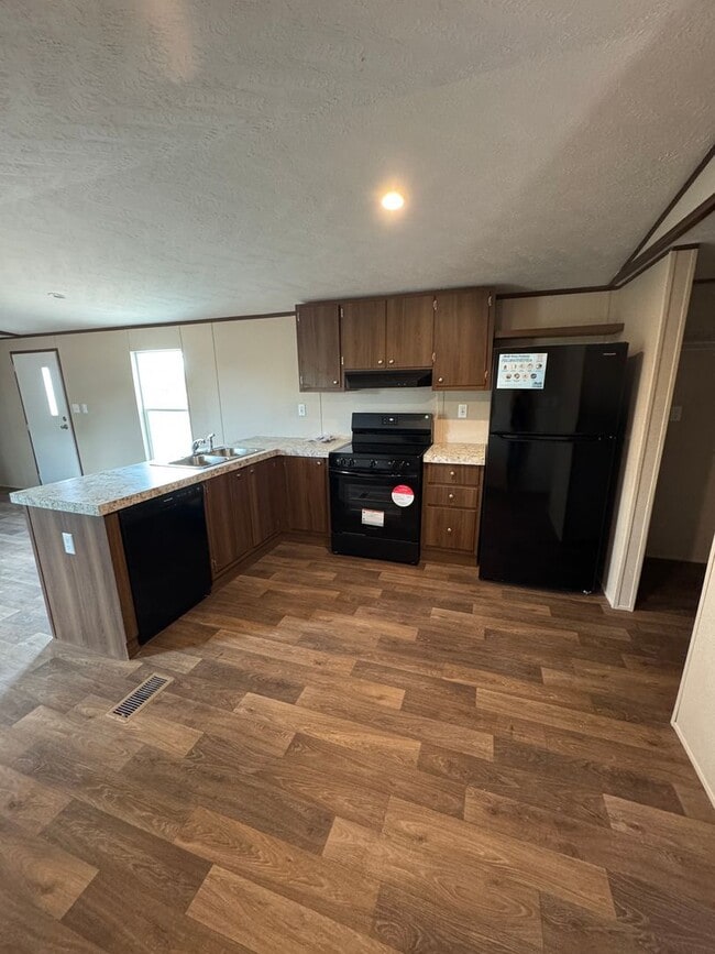 Photo - Bright & Carpet-Free 3BR/2BA Tucson Rental Home with Spacious Kitchen