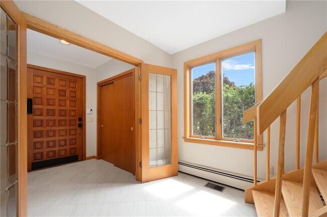Photo - 14 Maxcy Dr