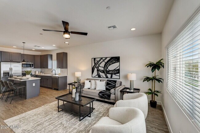 Photo - 3645 E Earll Dr