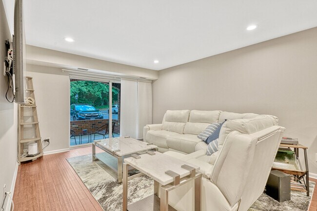 Photo - 5900 Cove Landing Rd Unit 204