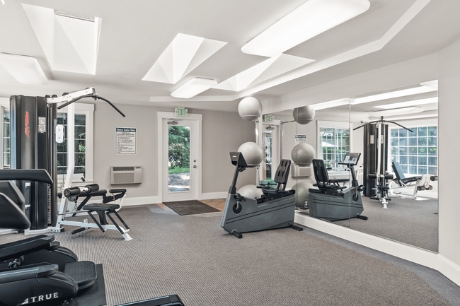 Community Fitness Center - Crossroads at Meridian Apartments