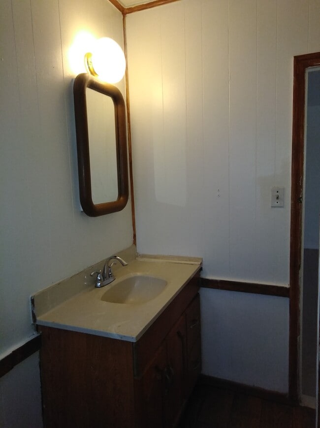 baño - 3640 W 3rd St