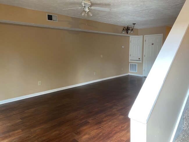 Photo - 2 Bed 1.5 Bath Townhouse