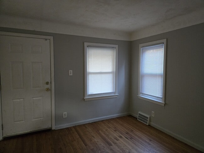 Photo - 19758 Fairport St