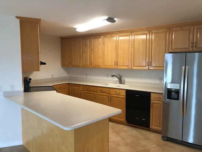 Private Duplex Home Across from Kahala Mall - Private Duplex Home Across from Kahala Mall