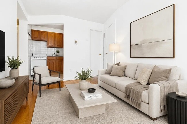 Building Photo - 1220 Lexington Ave Unit 4D