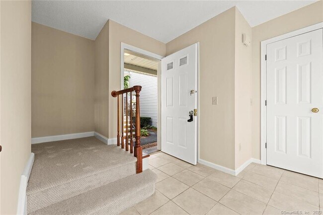 Photo - 16 Wilton Crest Unit 16