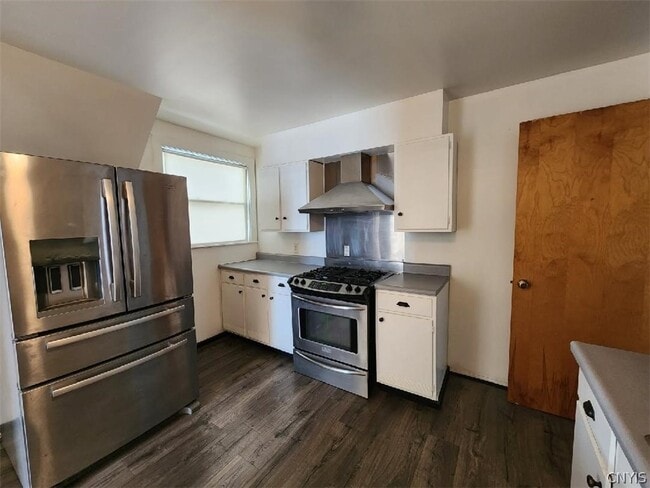 Photo - 621 Academy St