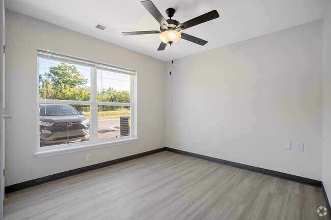 2BR, 1BA - 833SF -Second Bedroom