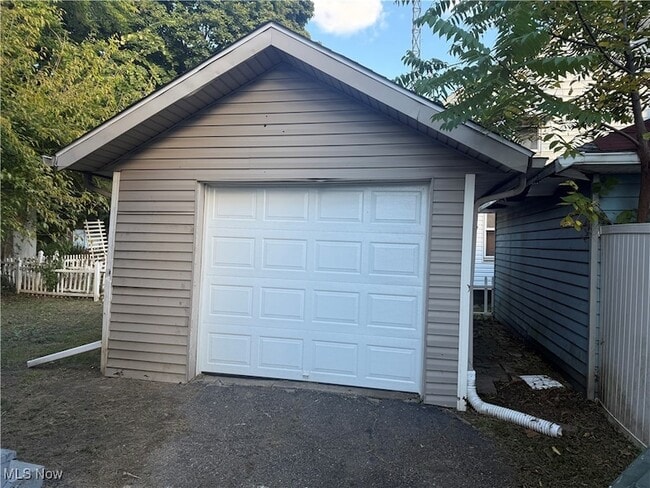 Photo - 204 Broad Ave NW