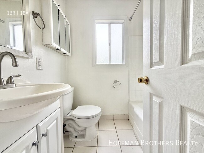 Photo - 2453 Silver Lake Blvd Unidad 2441A
