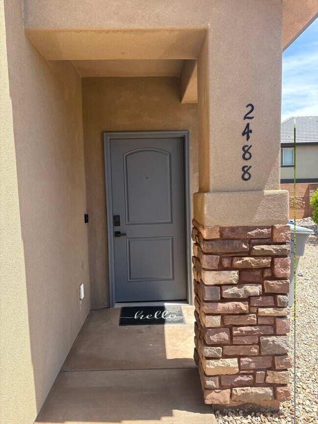 Photo - 2488 Manzoni Rd