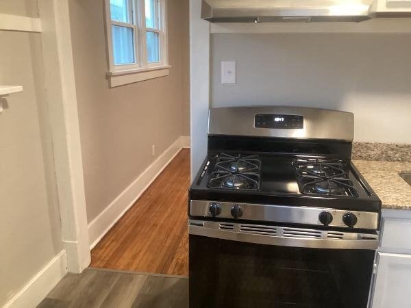 Photo - 703 W Hanssler Pl