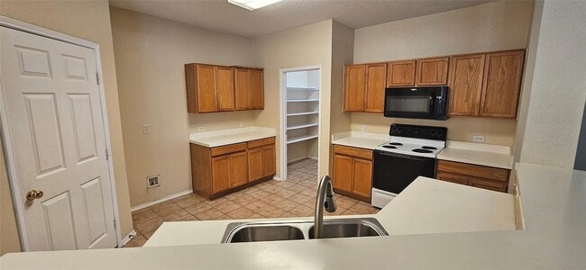 Photo - 2820 Deer Ridge Dr