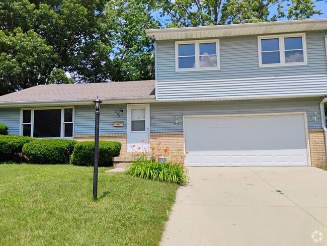 Building Photo - 1604 Kingston Dr Rental