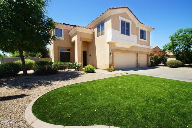 239 W Desert Ave
