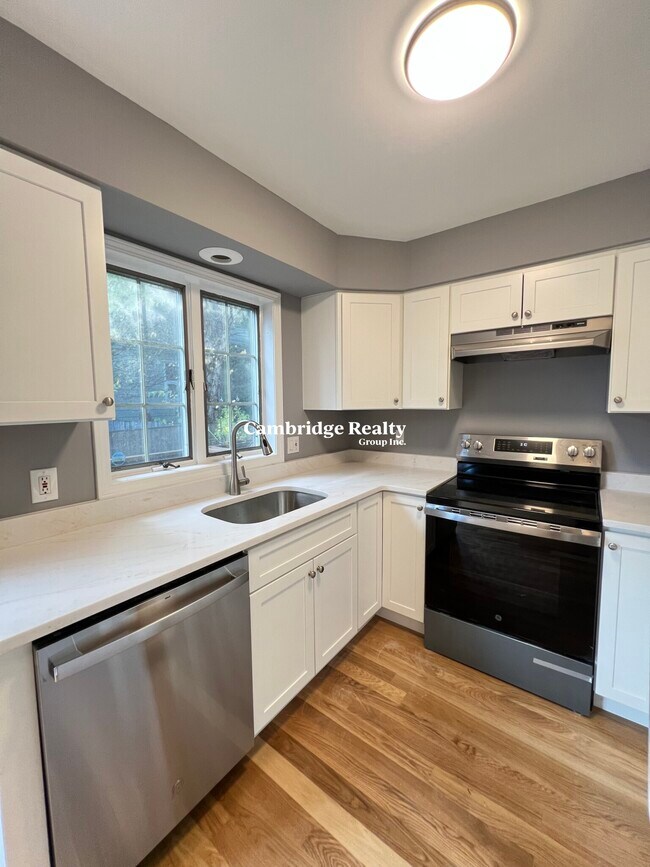 Photo - 66 Murdock St Unit T