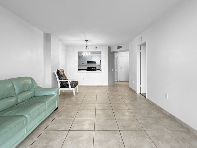 Photo - Feather Sound Condo for Rent – Unfurnished 1BR/1BA