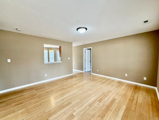 Photo - 132 Brook Pl