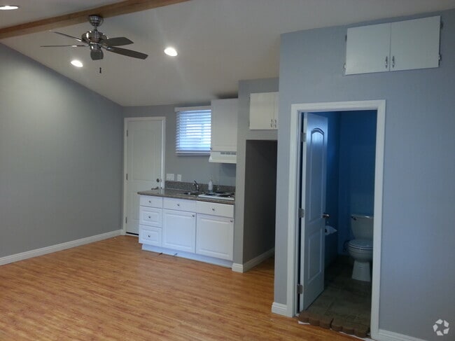 Building Photo - 5317 Ventura Canyon Ave Rental