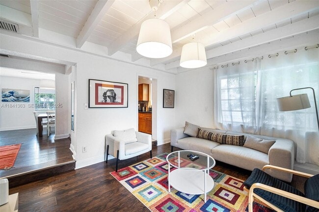 Photo - 243 NW 44th St