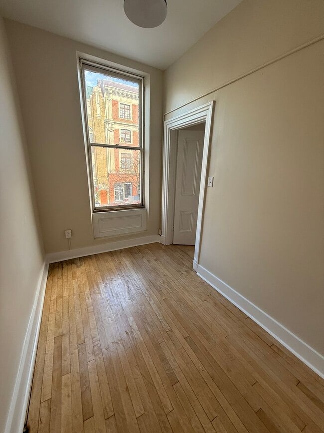 Photo - 32 W High St Unit 200