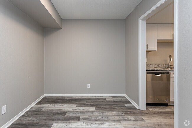 2BR, 1BA - 1,000SF