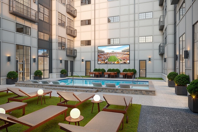 Resort-Style-Pool-Courtyard-Signature-on-Grand-Apartments-Near-UTK