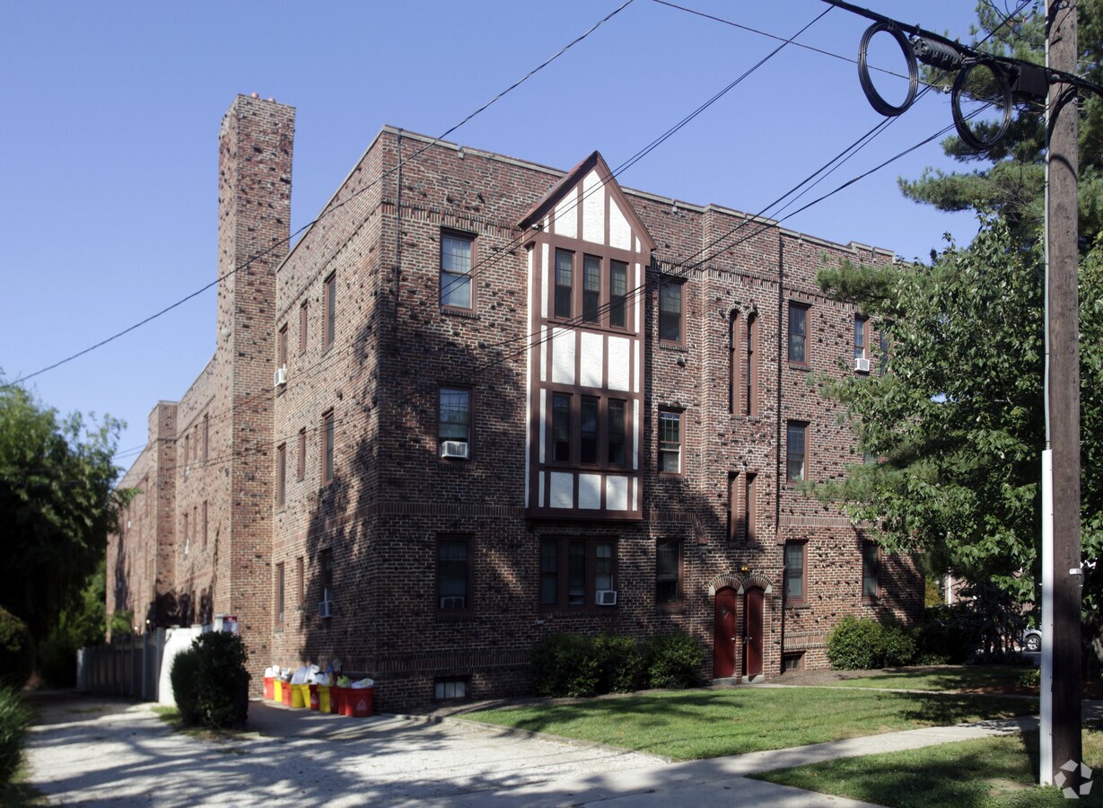 Haddon Court Apartments - Haddon Court Apartments