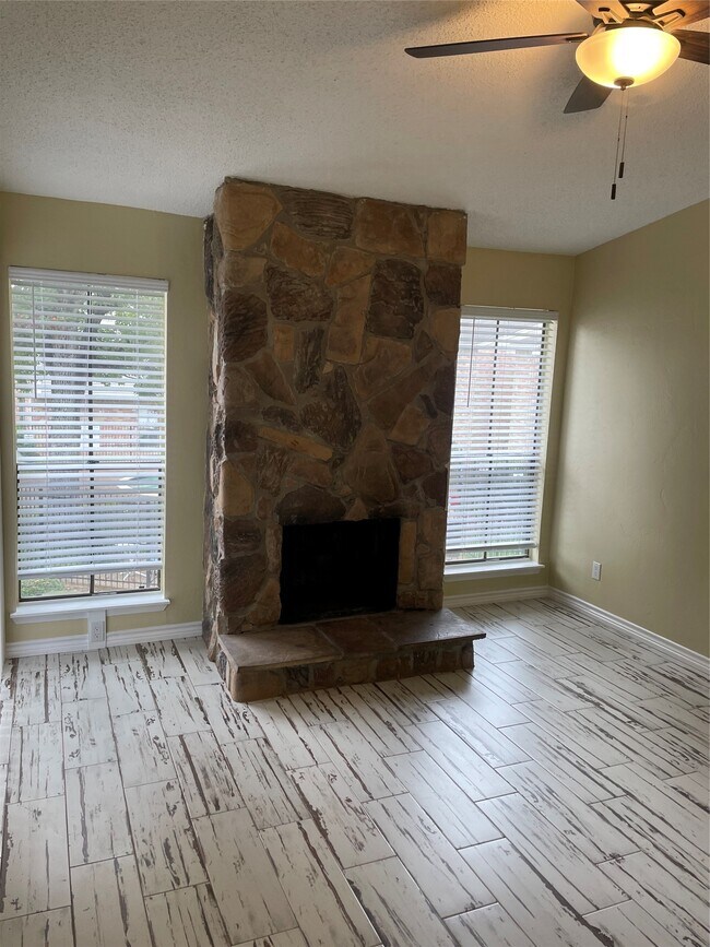 Photo - 17331 Red Oak Dr Unit 34