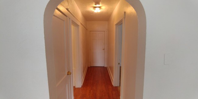 Photo - 5858 Alderson Street