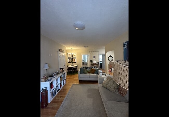 408 Neponset Ave Unidad 2R