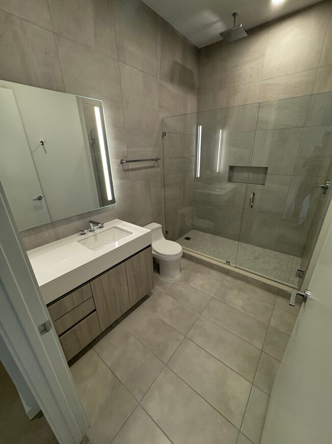 Photo - 108 NW 27th St Unidad A2
