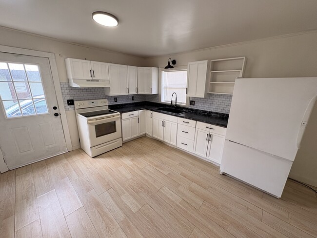 Photo - 1634 Wightman Ave