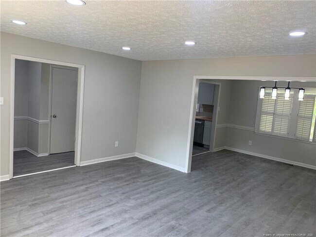 Photo - 412 Nottingham Dr