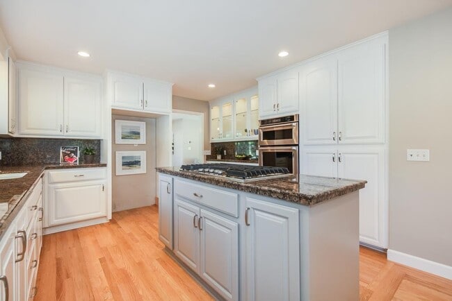 Photo - 2461 Plummer Ave