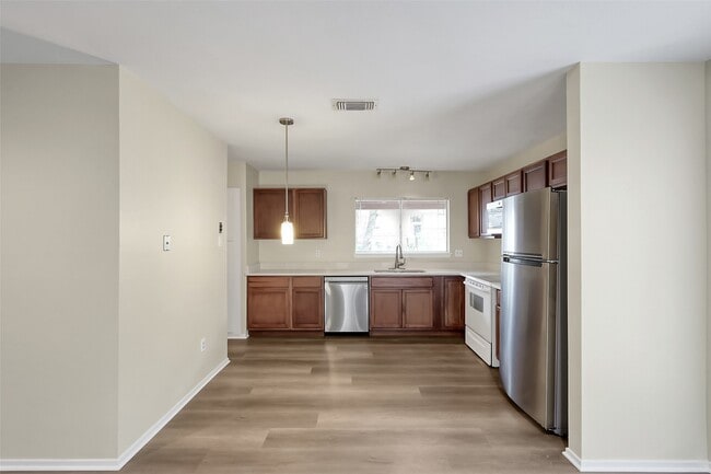 Photo - 67 Marabou Pl