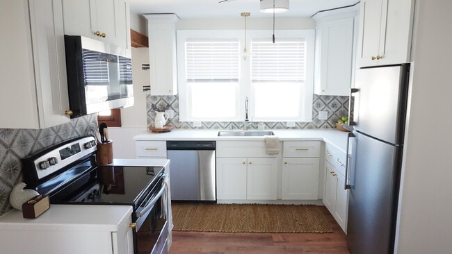 Building Photo - 324 N 70th St Unit A