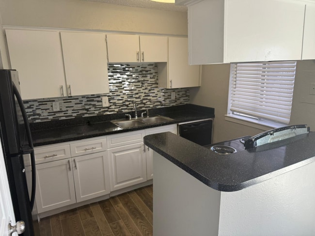 Photo - 3203 W Walnut Hill Ln Unit 2032