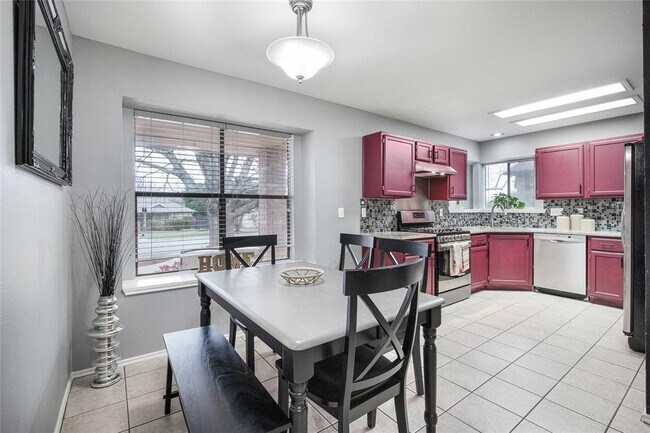 Photo - 1205 Ivybridge Dr