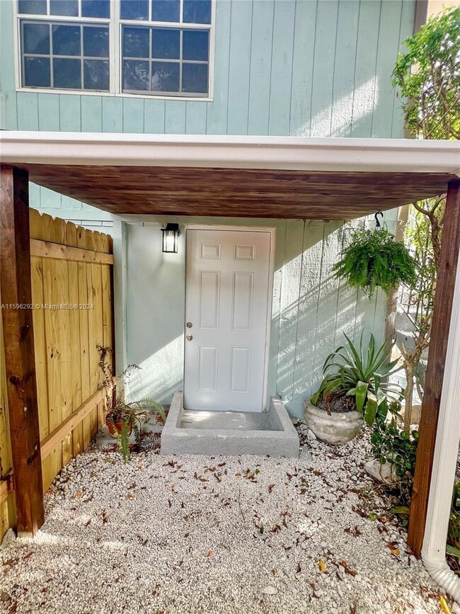 Photo - 526 SW 3rd St Apartment Unit 1