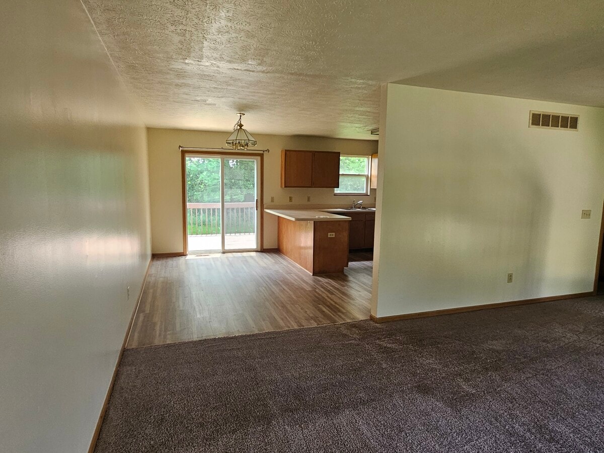 Photo - 906 Allen Dr Unit Triway