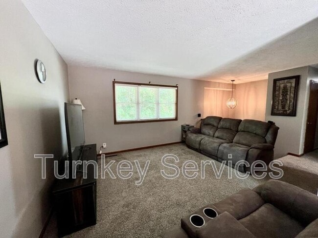 Photo - 13309 S 35th Ave