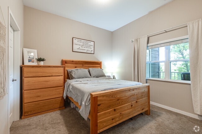 1BR, 1BA - 690SF - Bedroom