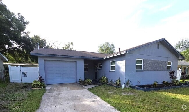 Building Photo - Temple Terrace Hideaway Rental