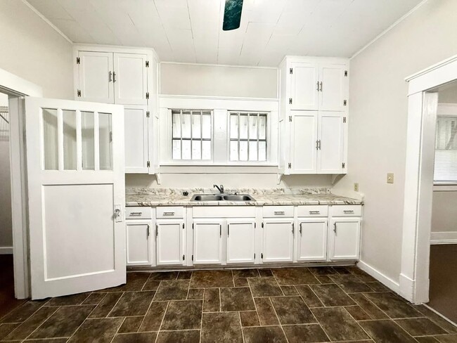 Photo - 1501 N Washington St