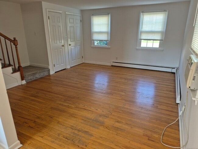 Photo - 136 Fox St