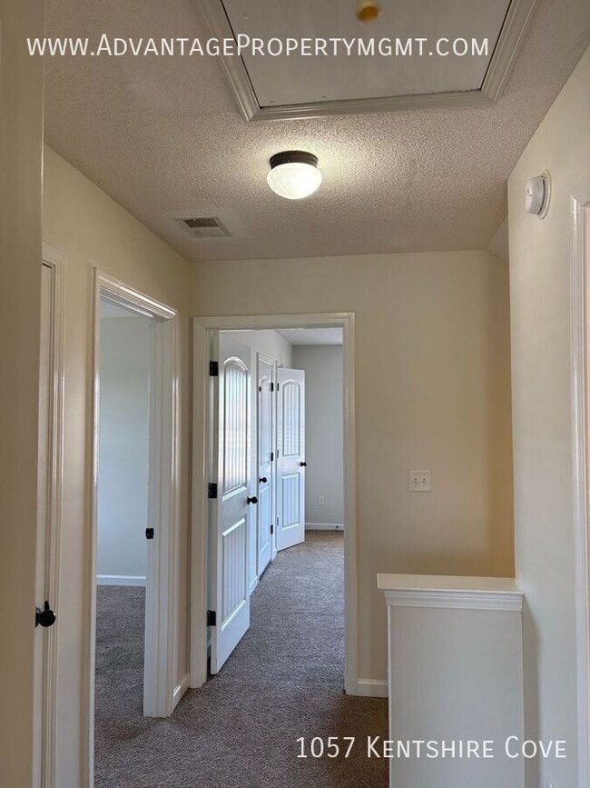 Photo - 1057 Kentshire Cove